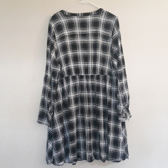 Torrid Black And White Plaid Challis Shirtdress - Picture 10 of 15